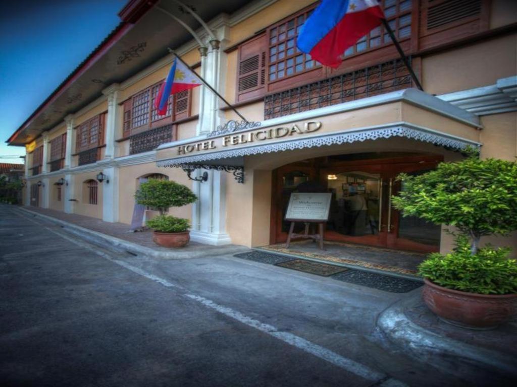 Hotel Felicidad Vigan Exterior photo